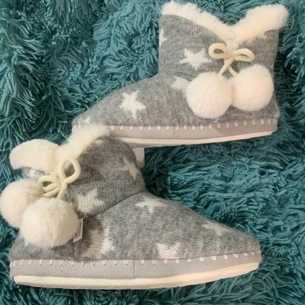 Warm and cozy slipper booties Sz S